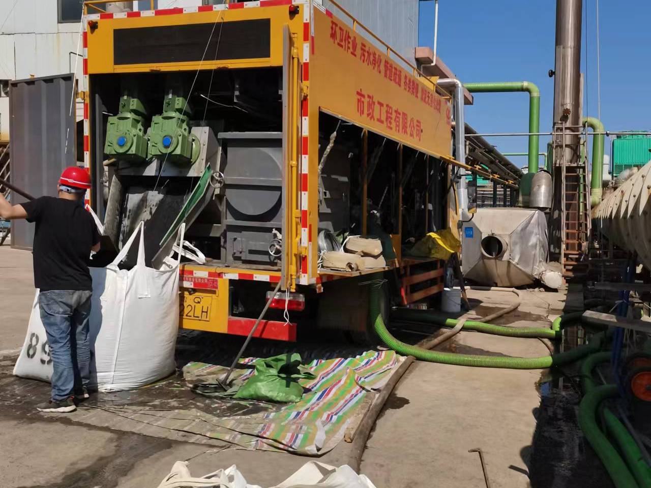 阿瓦提淤泥压干处理